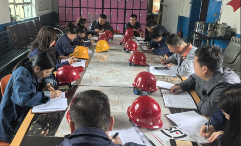 工投公司机关党支部开展“践行八项规定守初心 淬炼作风本色担使命”主题党日活动